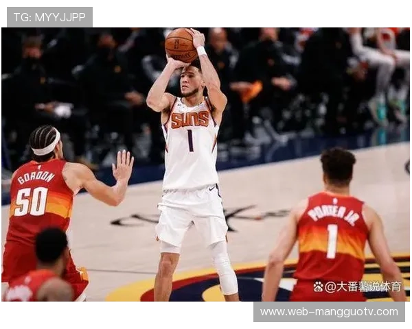 布克谈太阳4连胜:化学反应良好,保持专注度 布克谈太阳4连胜:化学反应良好,保持专注度